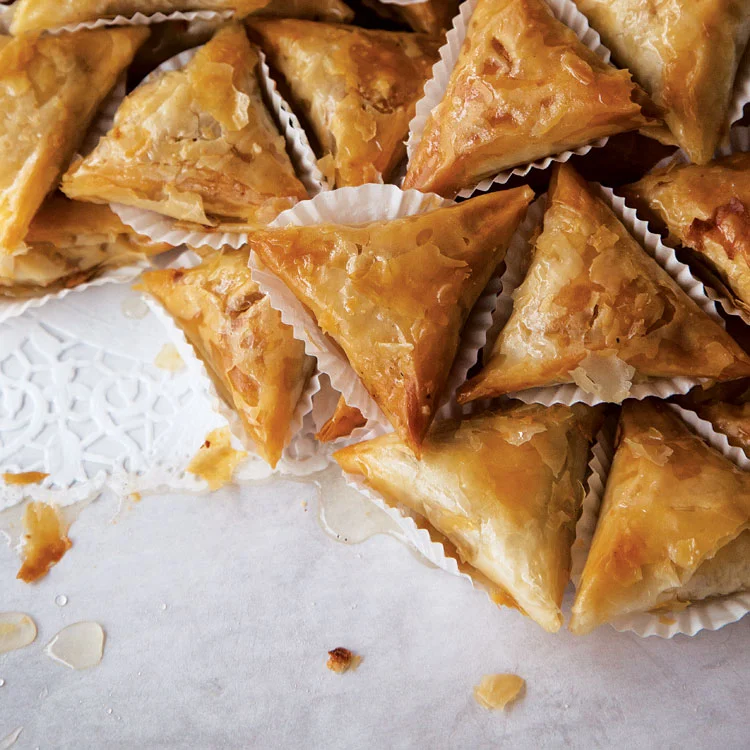 Samsa (Almond Triangle Pastries) (صامصة) Samsa (Almond Triangle Pastries) (صامصة)